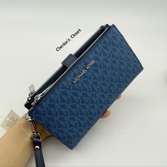 ✨NeW! Michael Kors Gilly Drawstring Tote Set - Picture 7 of 9